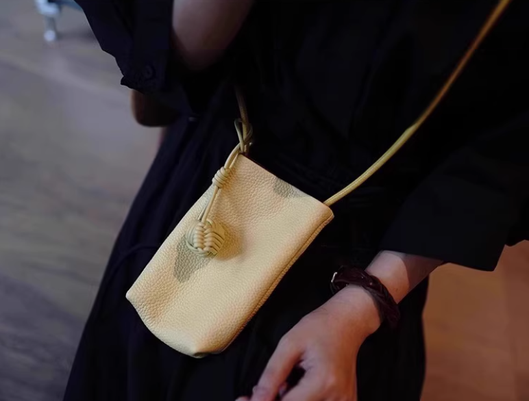 Single shoulder crossbody mobile phone bag vertical small portable small bag soft leather mini women's bag